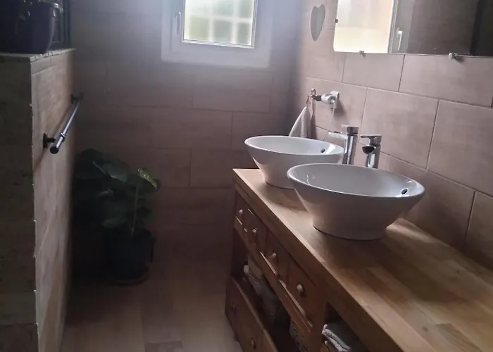 Les Stands 4 - Lits Doubles Habitación en casa particular Teloché